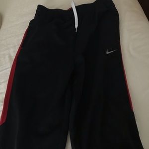 Barely worn nike thermafit sweatpants, bred cw